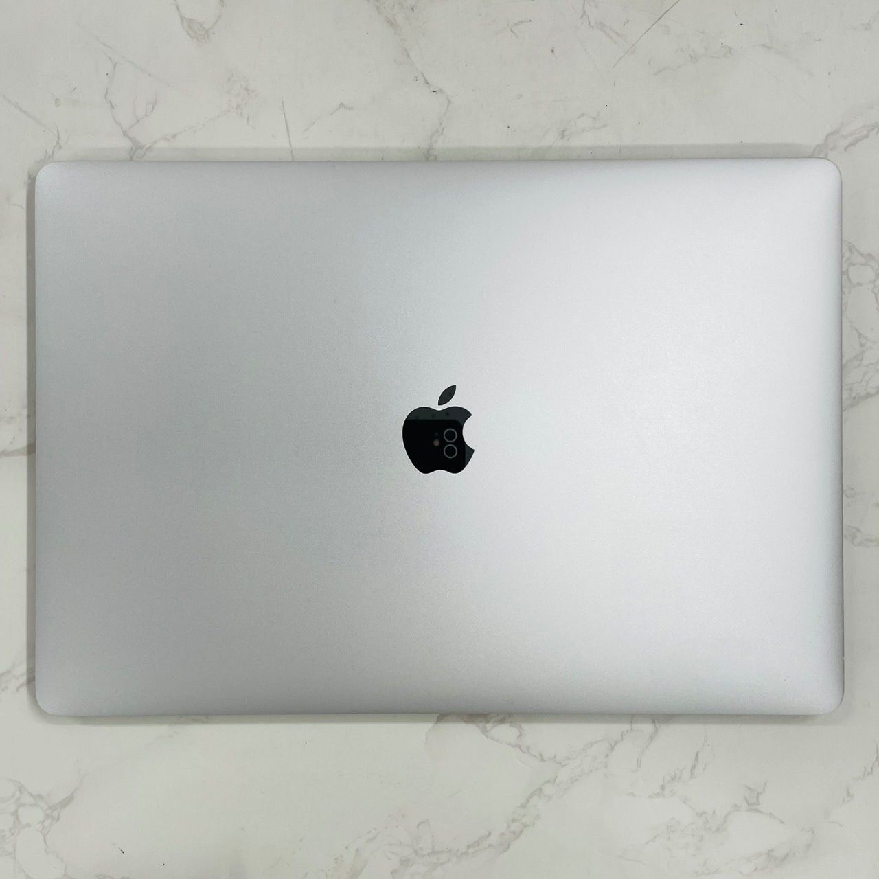 Apple MacBook Pro 2018 15インチ i9 2.9Ghz 16GB 1TB RadeonPro 555X