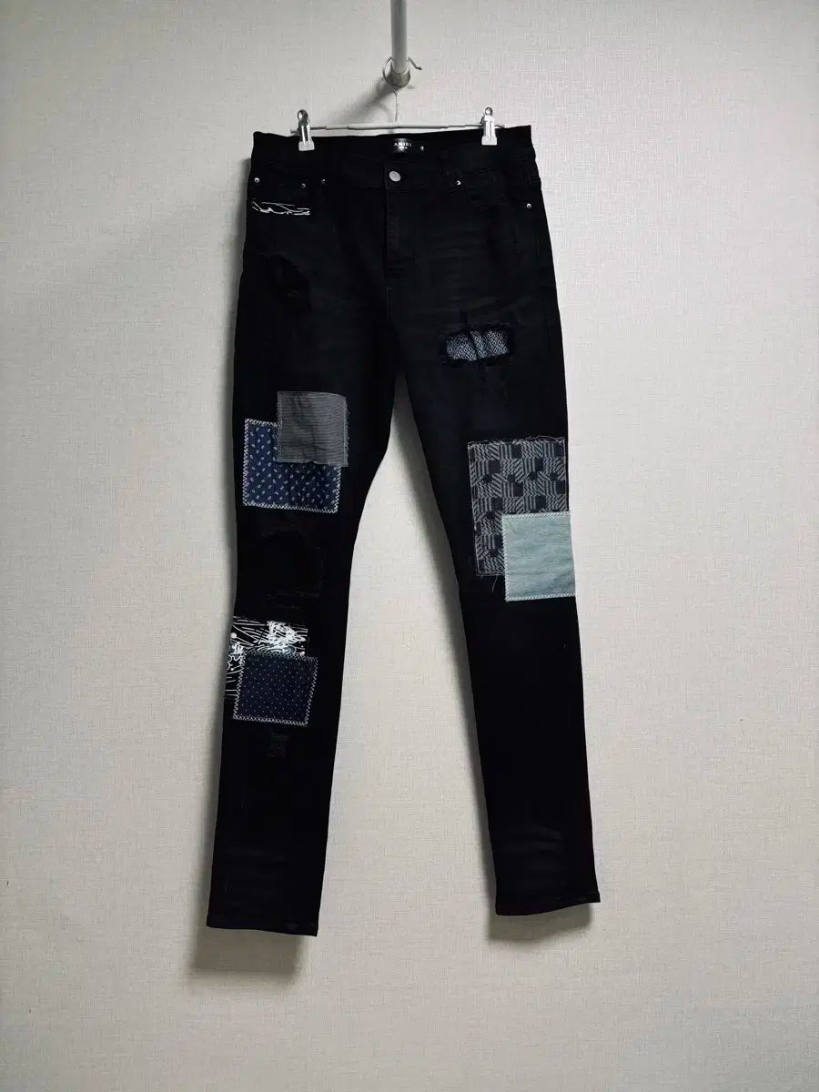 AMIRI アミリ パッチワーク ブラック デニム パンツ