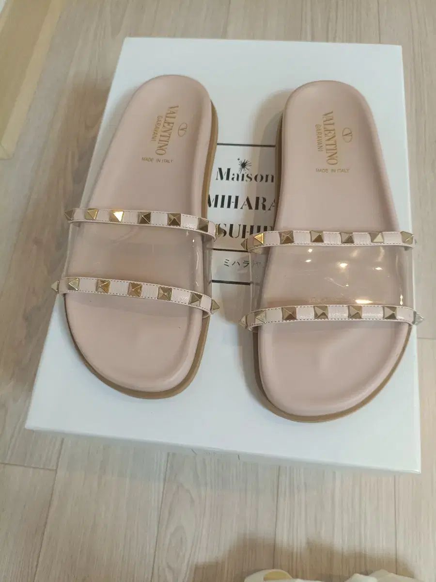 ヴァレンティノ ロックスタッズ