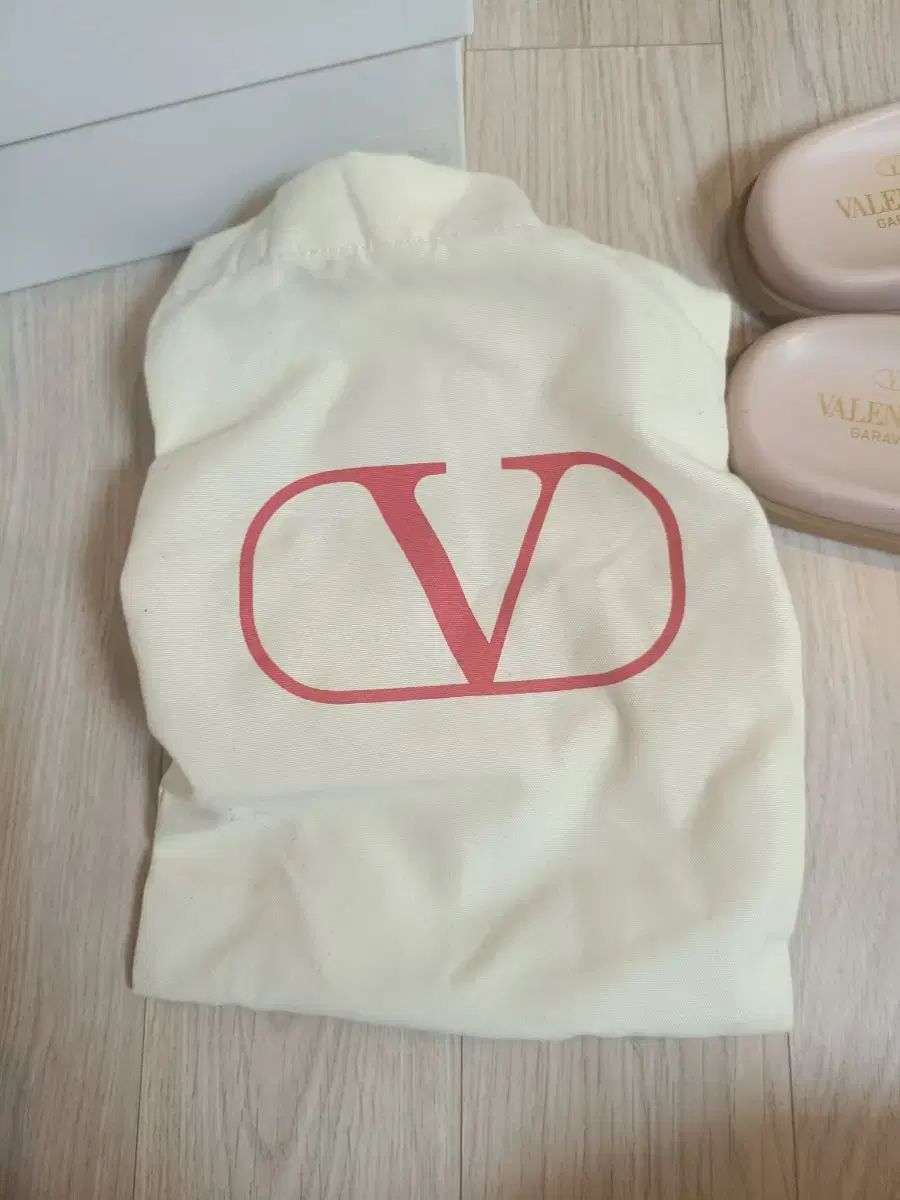 ヴァレンティノ ロックスタッズ