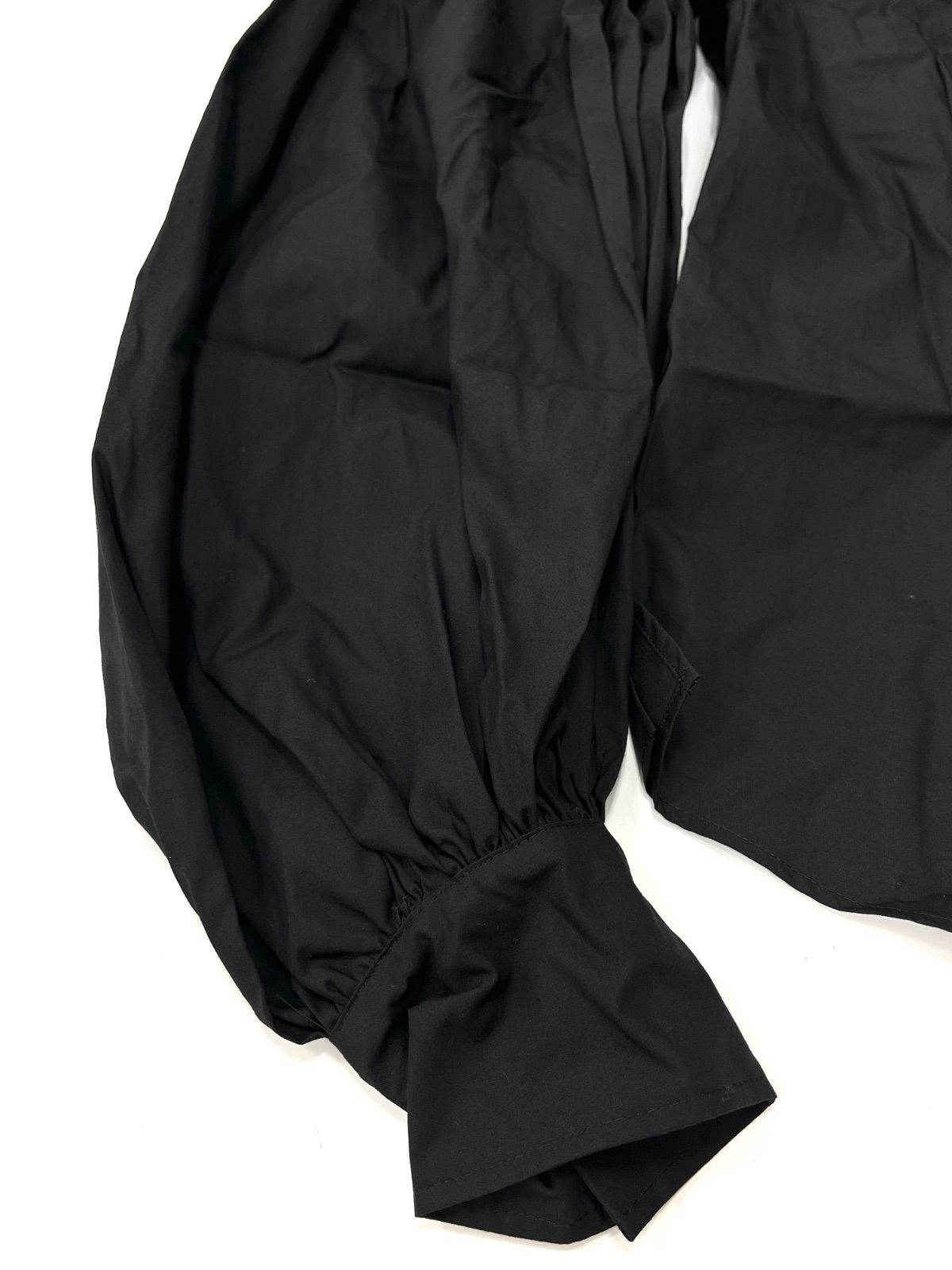 バルーンスリーブクルーネックブラック