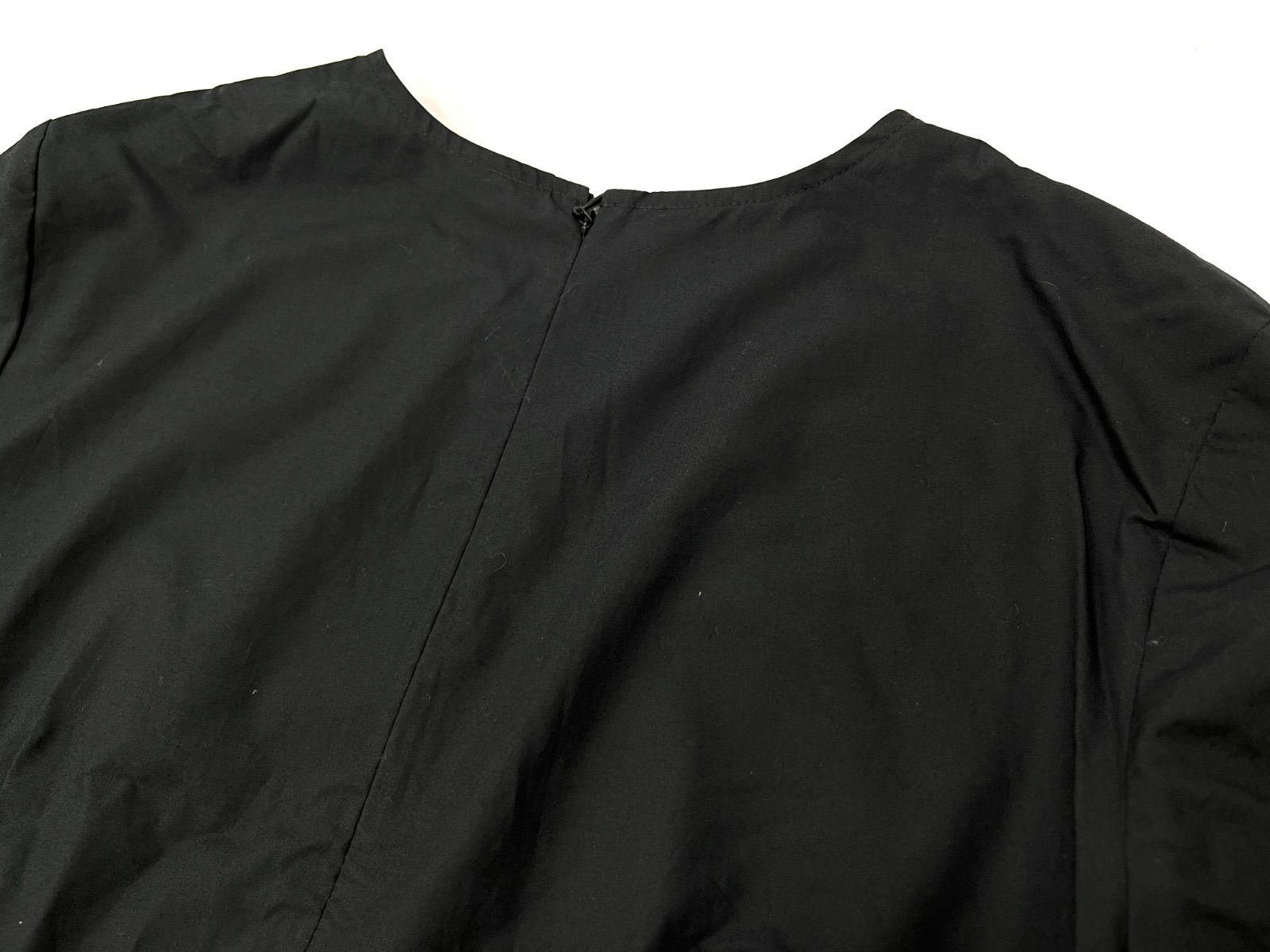 バルーンスリーブクルーネックブラック