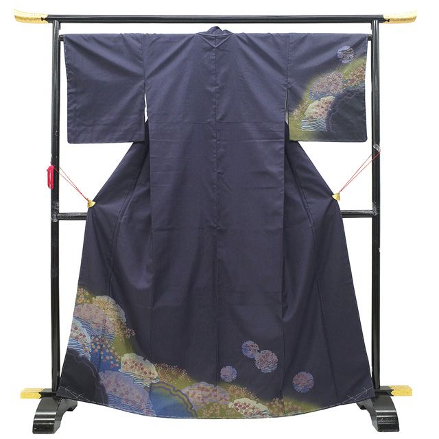 新古品 本場大島紬 訪問着 着物 ♥ 正絹 大島紬 染大島 袷 絞り 手染め 黒紫 雪輪 波 桜 梅 楓 カジュアル 春 秋 冬 着物 仕立て上がり 身丈168 裄丈66.5 Lサイズ みやがわ sb16570