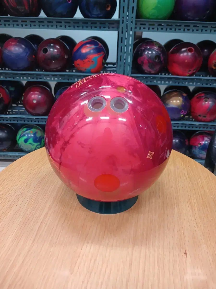 ボーリングボール 復元完 15 p ツーフィンガー Attention レッドパール