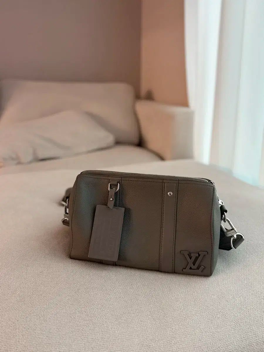 Louis Vuitton キーポル クロスバック