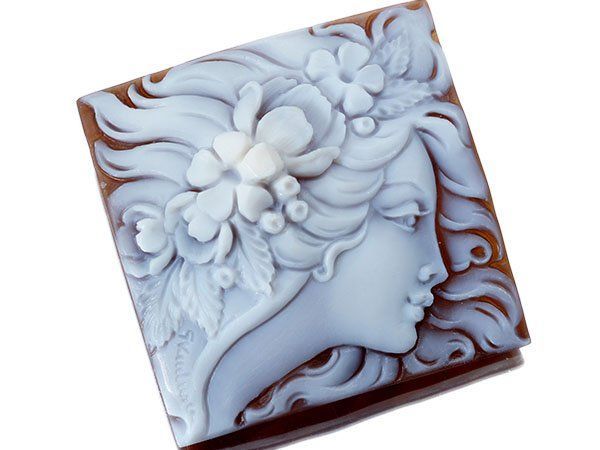 ジュエリー ジョバンニ ヴェントレスカ作 なびく髪の女性像 シェルカメオルース 40.0mm×39.8mm a2843il 送料無料