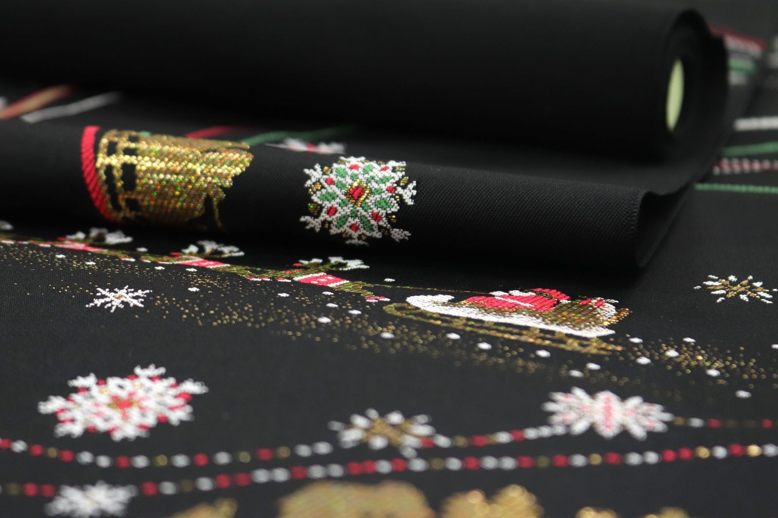 クリスマス 空に舞うサンタ