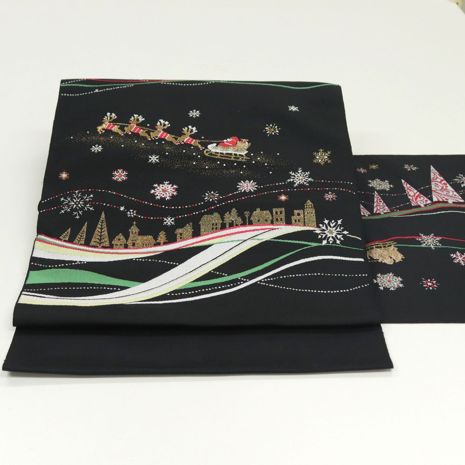 クリスマス 空に舞うサンタ