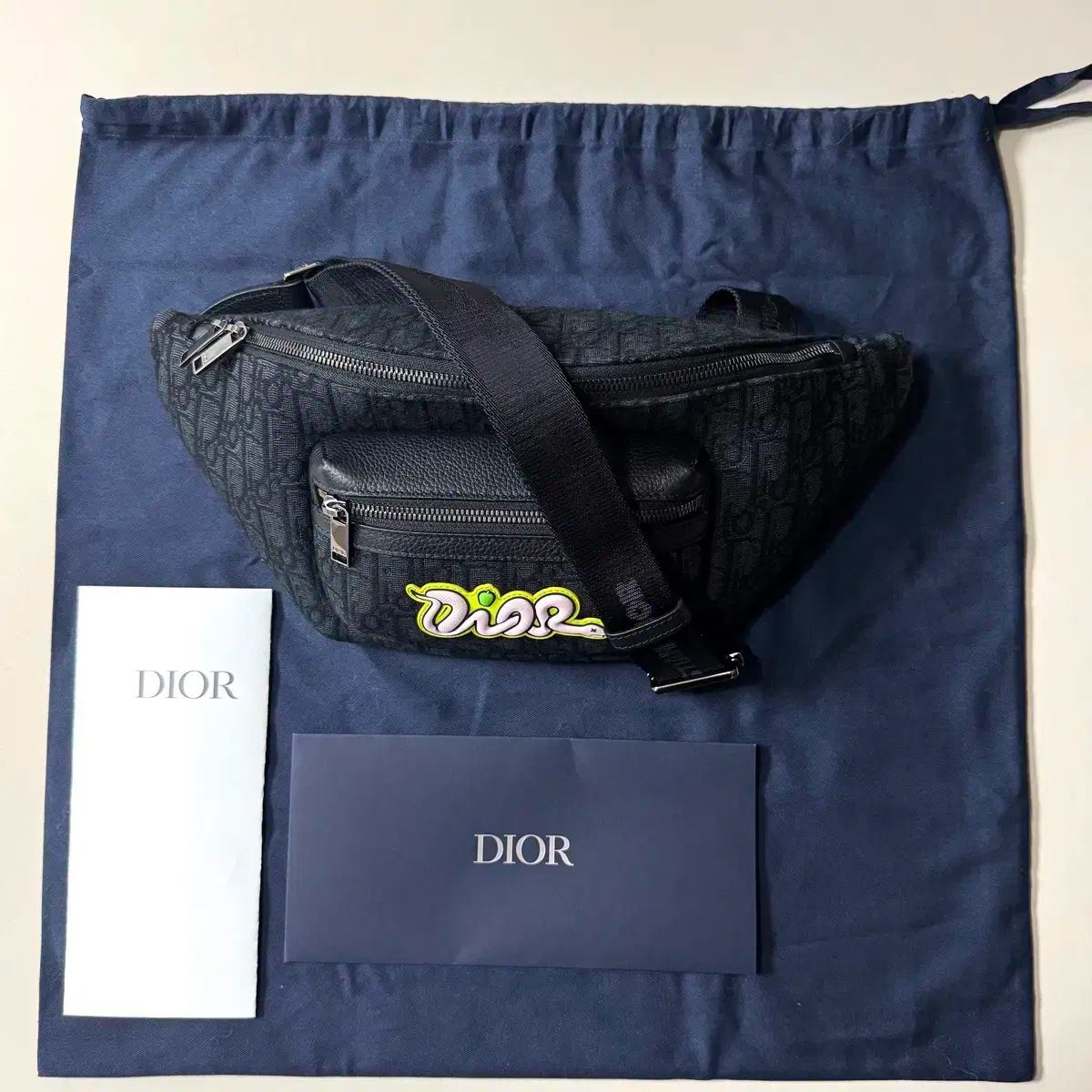 ディオール x カウズ オブリーク ベルトバッグ モデル KARIMZIABAT_FR