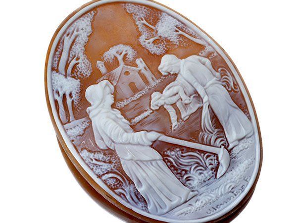 ジュエリー ディルーカ社 作家刻印有り 農作業の彫刻 シェルカメオルース 60.0ｍｍ×45.1ｍｍ a 2845 o