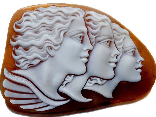 ジュエリー パトリシア パルラーティ作 ウェーブヘアの人物像 シェルカメオルース 66.0ｍｍ×45.8ｍｍ a2846ol