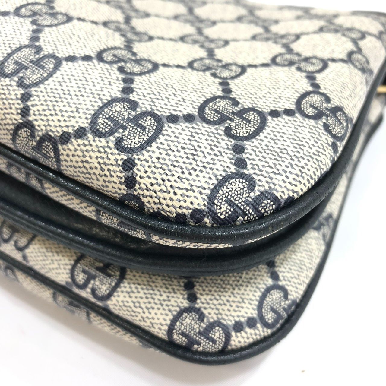 カーキベージュ ネイビー