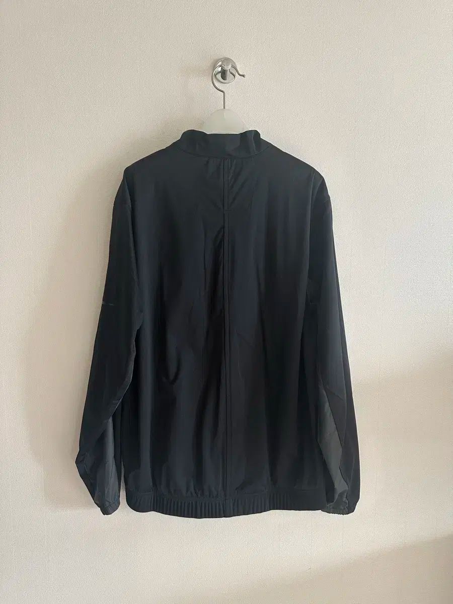 ゴルフ ウィンドブレーカー