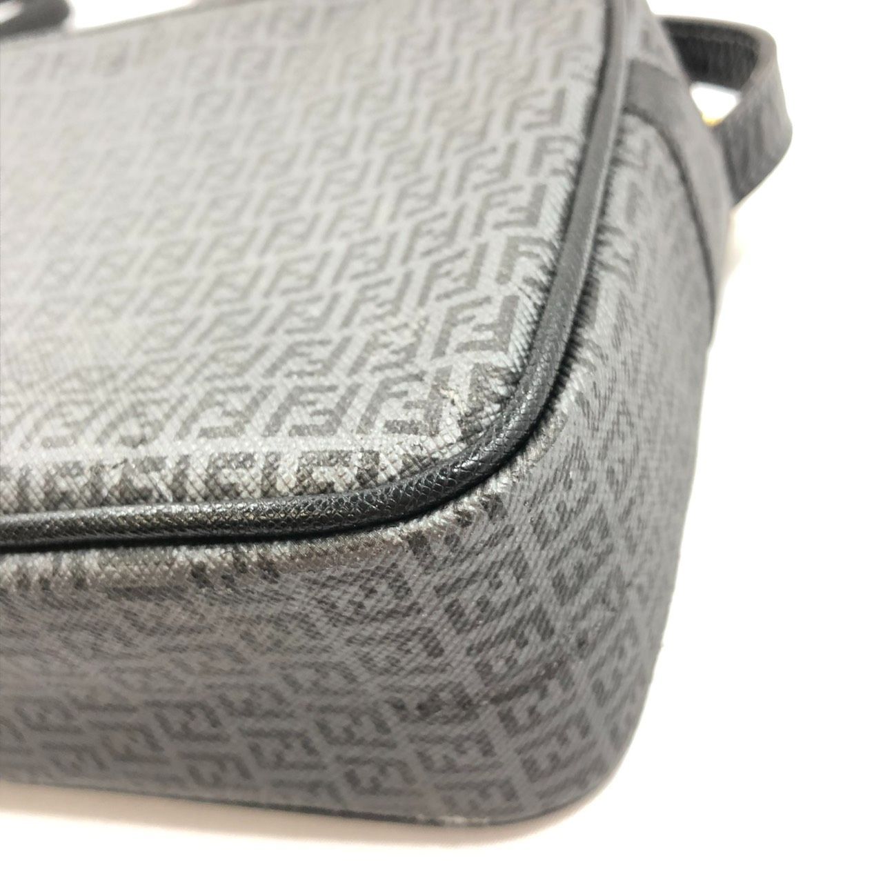 ショルダーバッグ