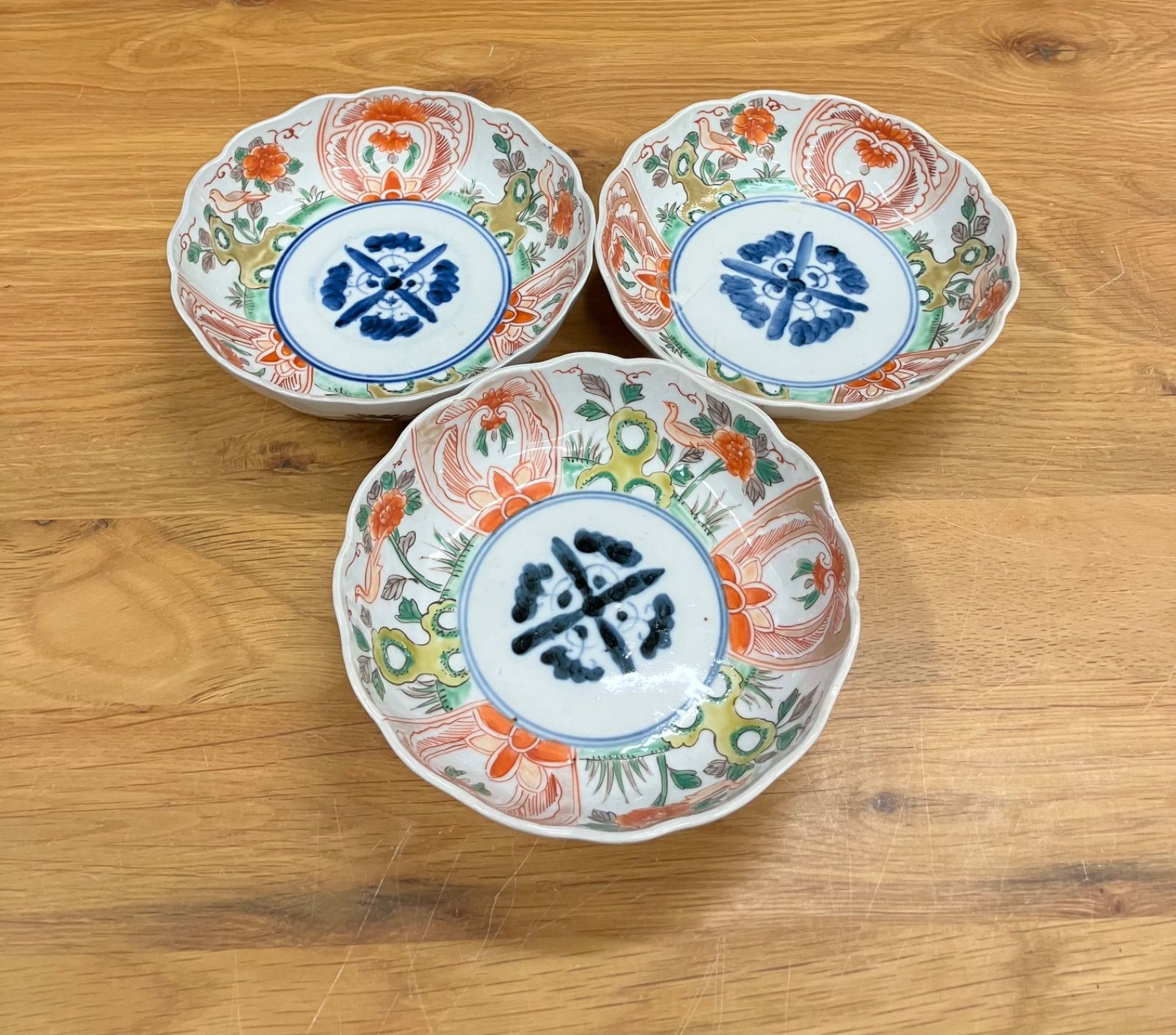 古伊万里 染付　丸文散中皿　3枚　楼閣山水図　渦福　輪花　 江戸後期 2253 古伊万里 染付 丸文散中皿 3枚 楼閣山水図 渦福 輪