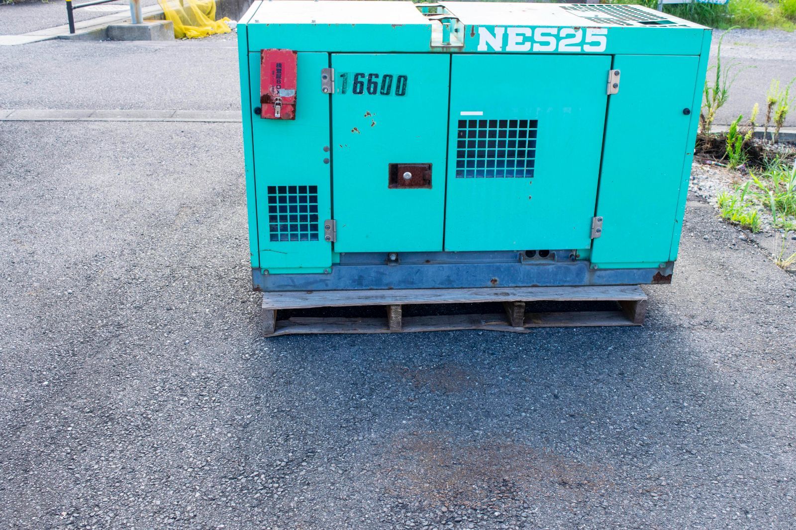 埼玉発 日本車輌 ディーゼル発電機 NES25EI3 2005年式 9 415時間 超低騒音型 三相200V 19.1kW 60A 62dB 三相単相切替