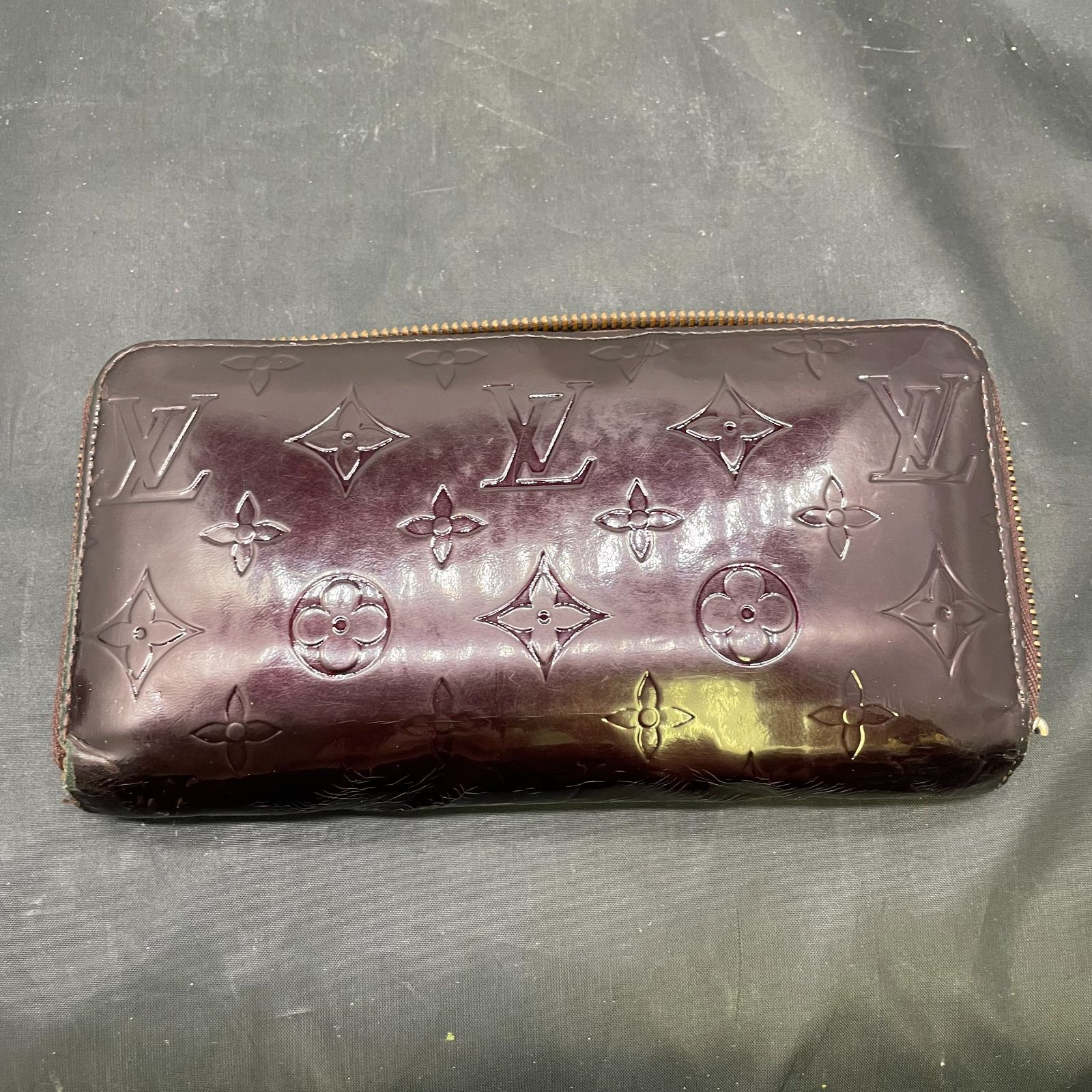 ルイヴィトン ヴェルニ ジッピーウォレット B25092276