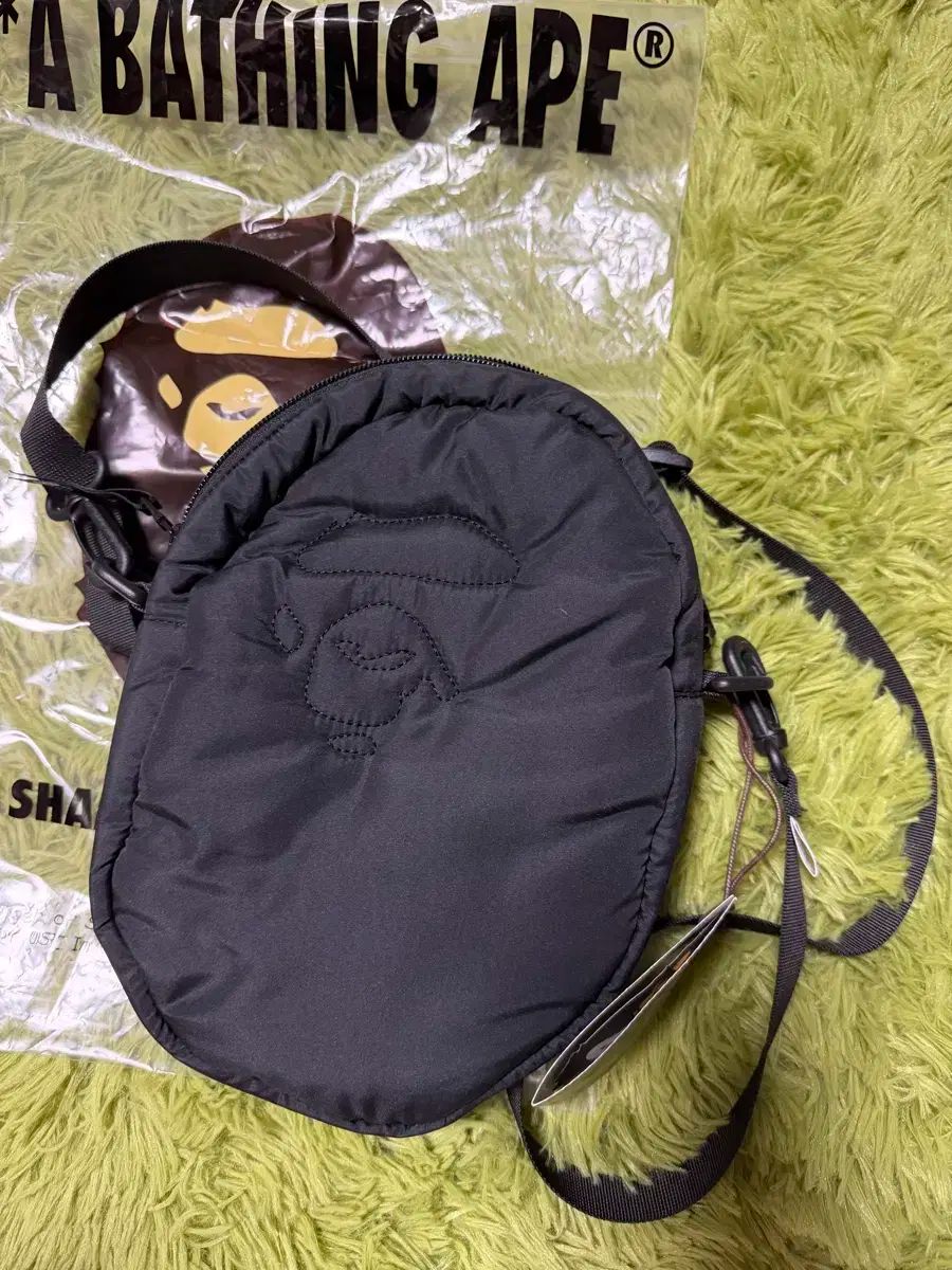 アベイシングエイプ キルティングバッグ