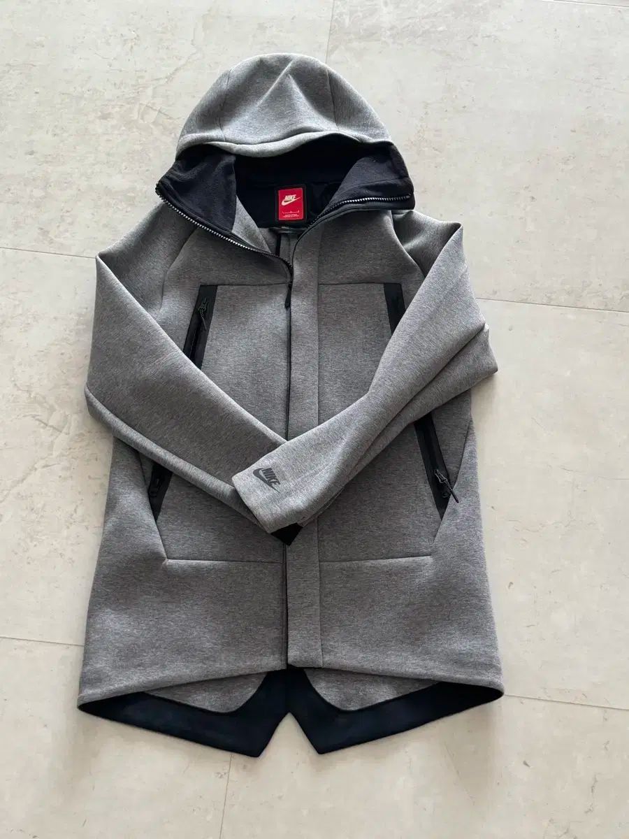 ナイキ テックパック パーカ フードジップアップ