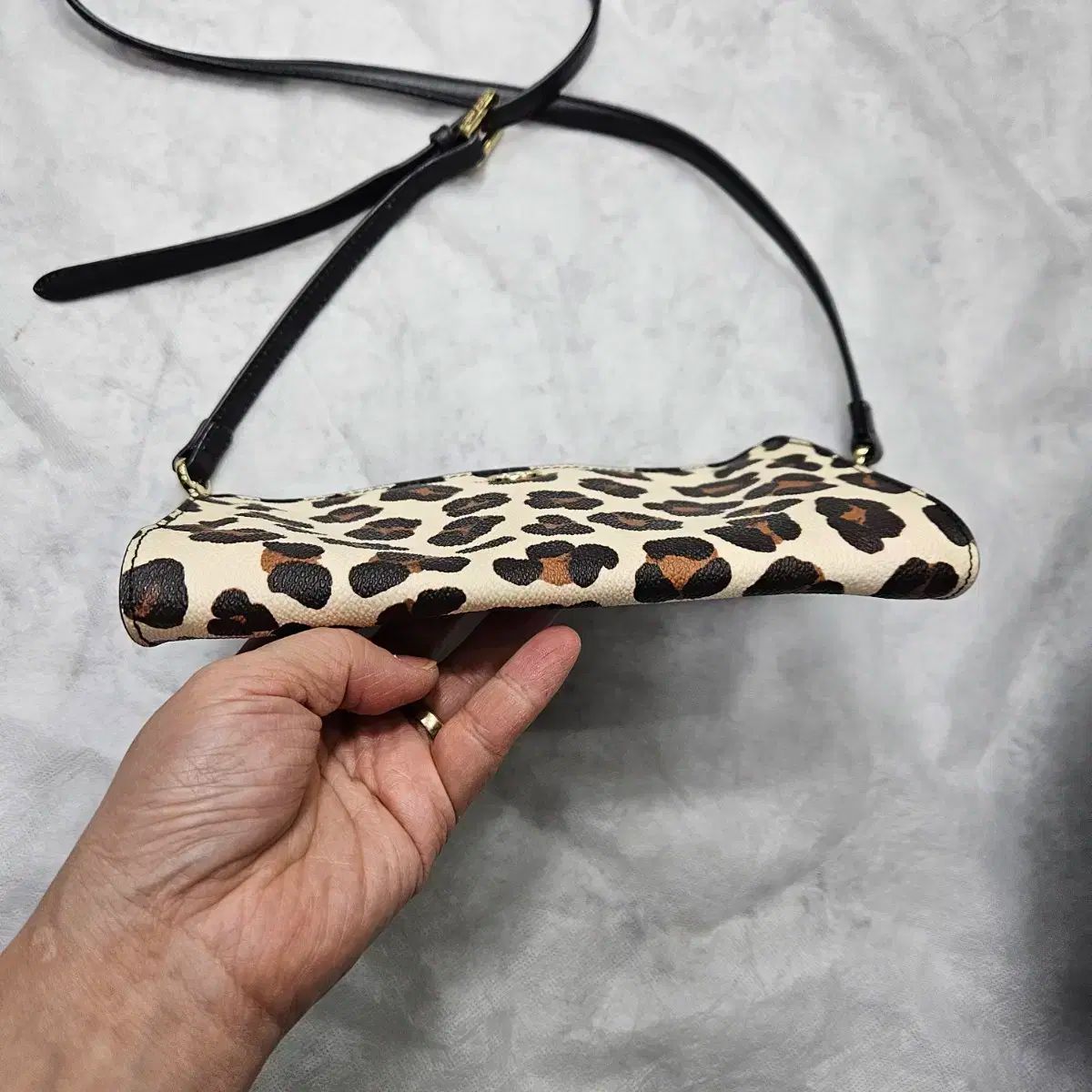 トリーバーチ ヒョウ柄 ミニ クロスバック DECORATOM_COM_BR