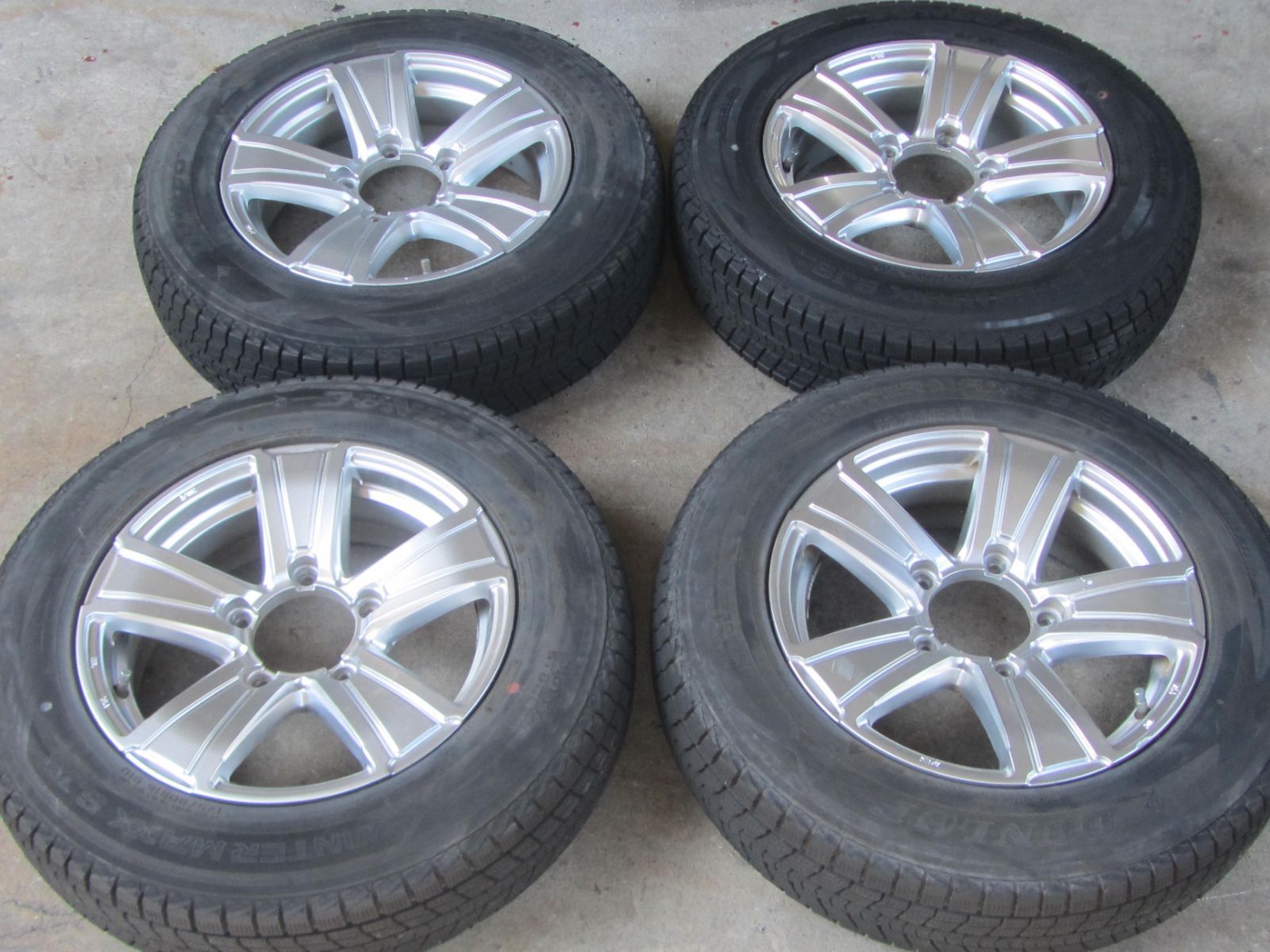 (さいたま) ジムニー等　スタッドレス 175/80R16 バリ山 さいたま) ジムニー等 スタッドレス 175/80R16 バリ山 - メルカリ