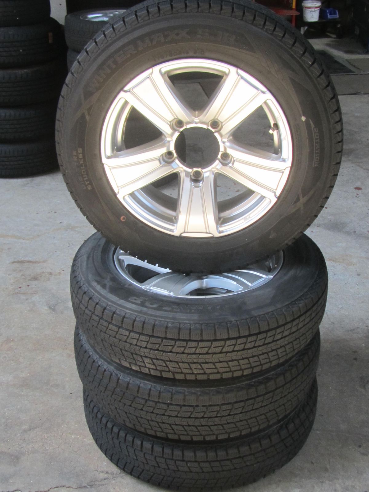 人気・バリ山】ジムニー 175/80R16 スタッドレス ダンロップ