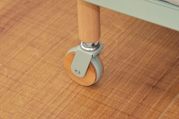 ナイトテーブル