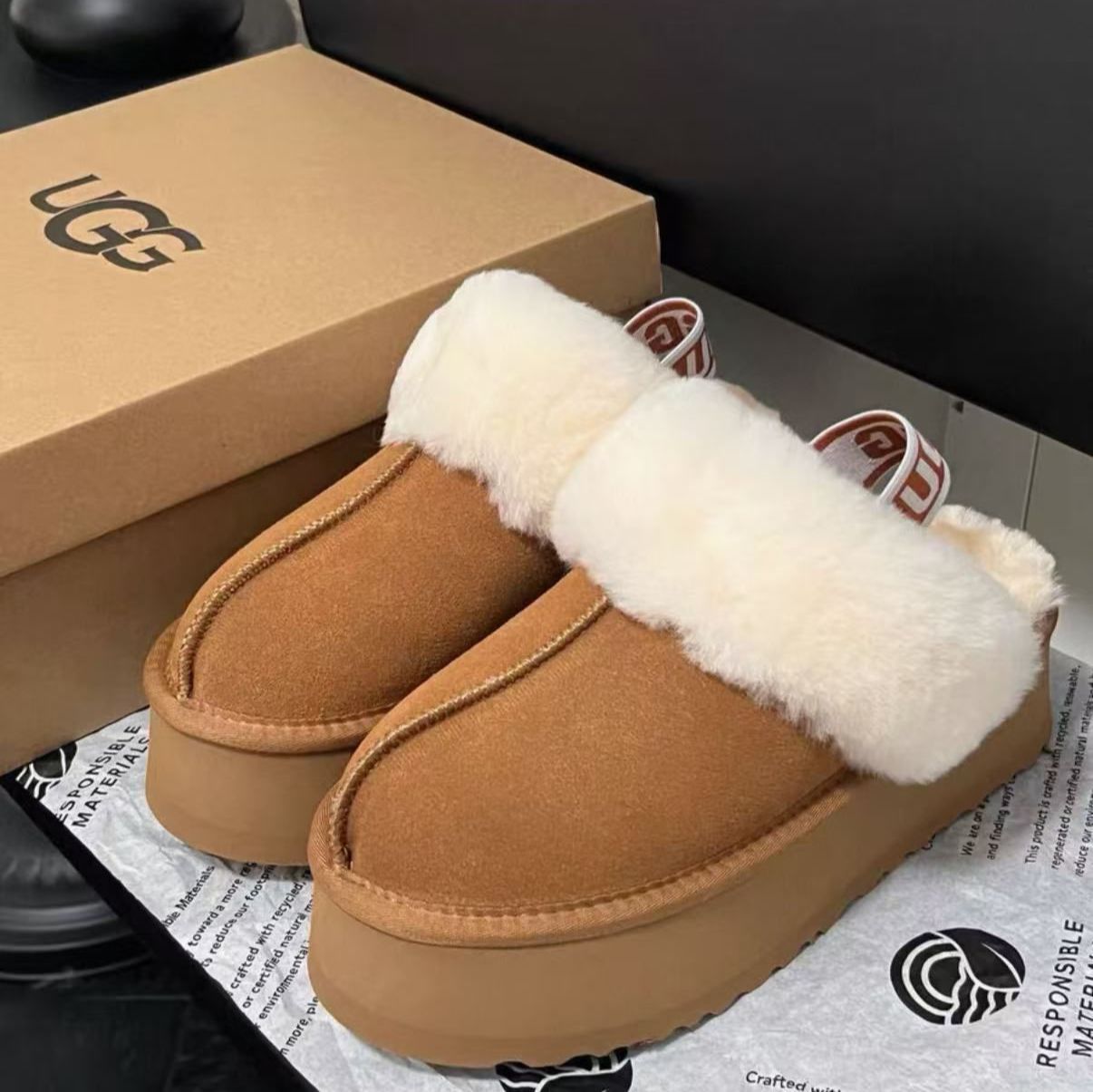  UGG アグ WOMENS スカフェット BLACK ウィメンズサンダル スリッパ シューズ ファー ボア 冬用 防寒 かわいい レディース 1113474 その他 靴