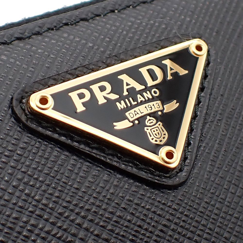 プラダ サフィアーノ