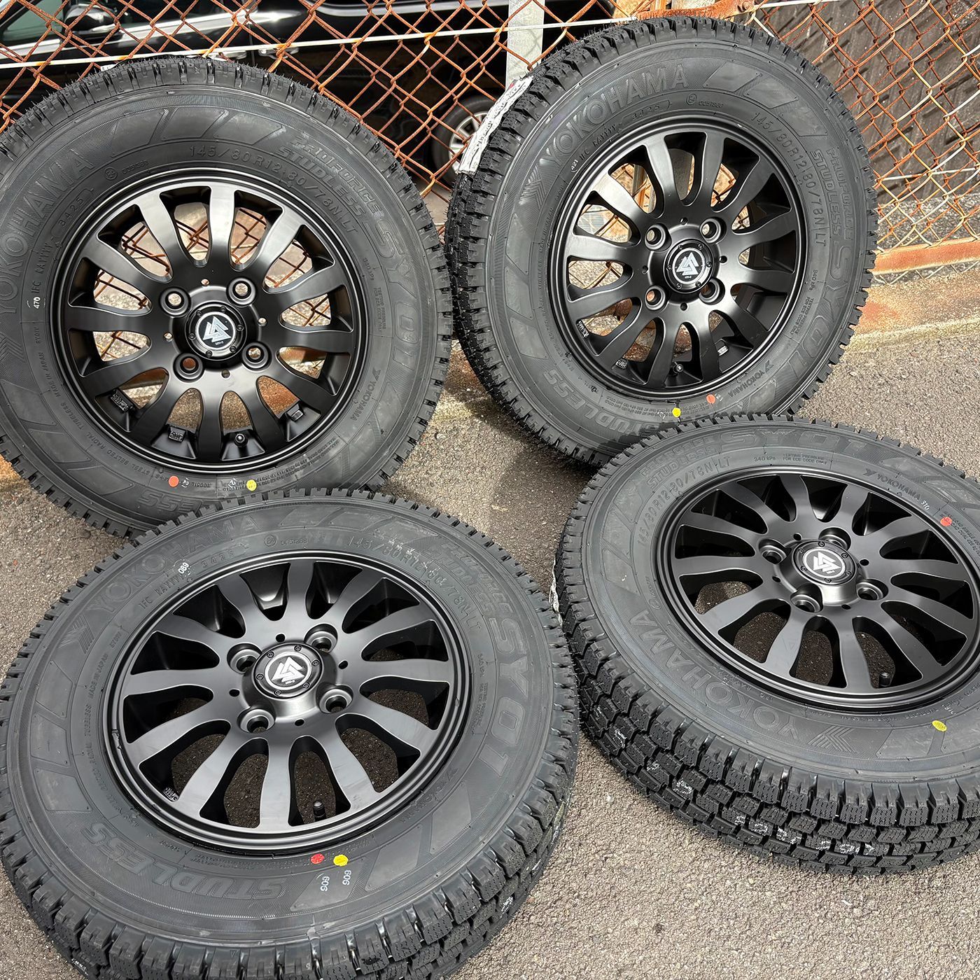 軽トラ スタッドレス 12インチ ハイゼット アトレー エヴリー キャリー エブリィ タイヤホイール SY 01 145 80 R 12 MUD Xii 4本セット