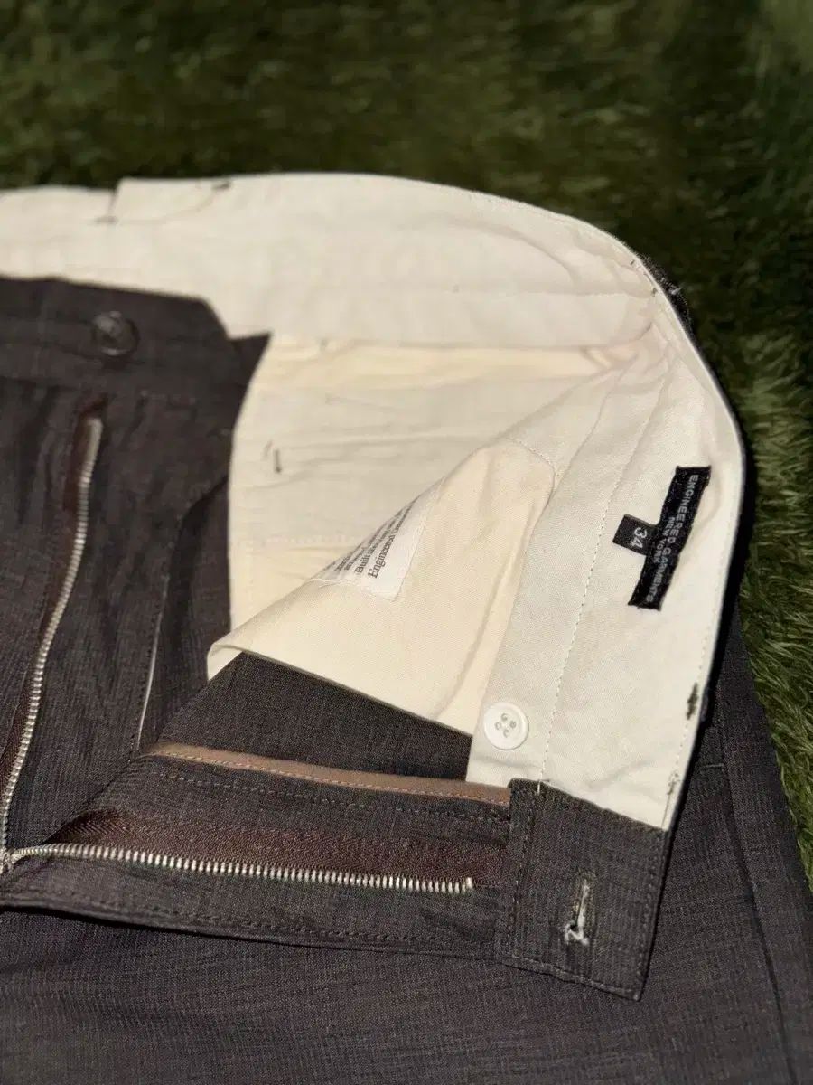 シンチバック パンツ