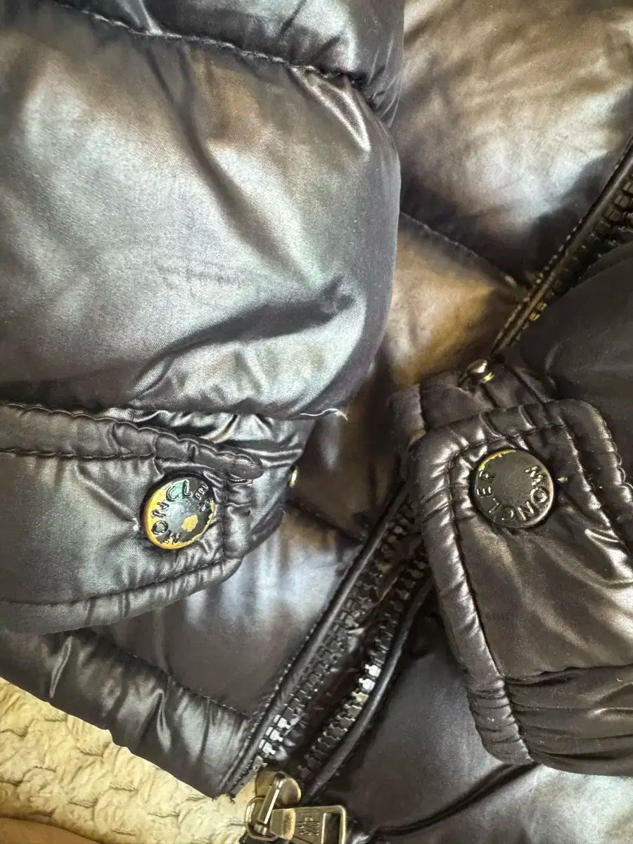 ブラック ダウン