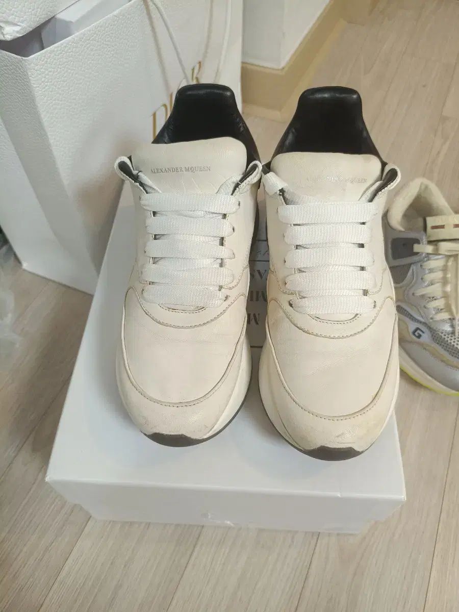 マックイーン オーバーソール