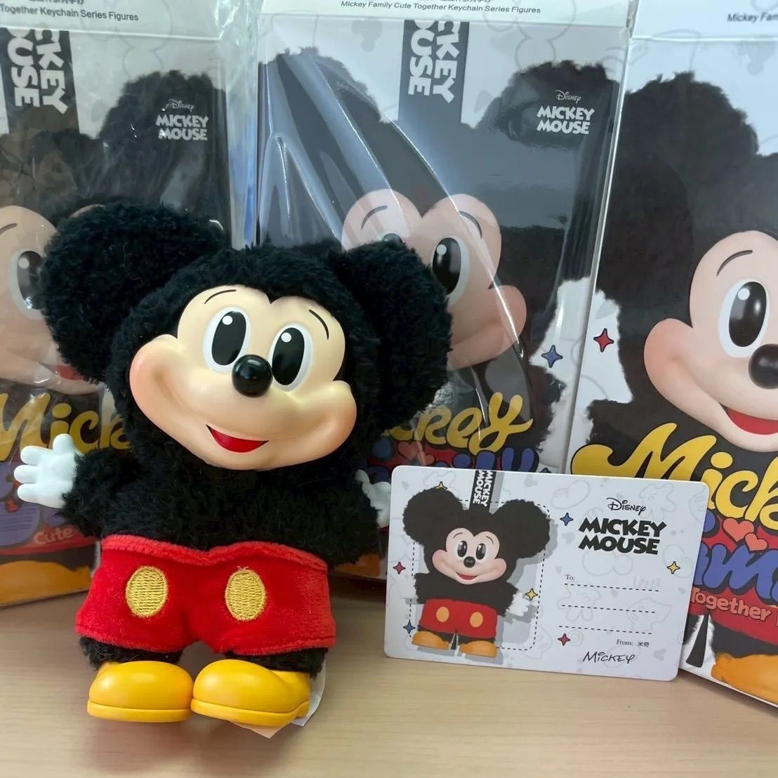 ⭐️【正規品・新品未使用】Mickey Family Cute Together keychain 
