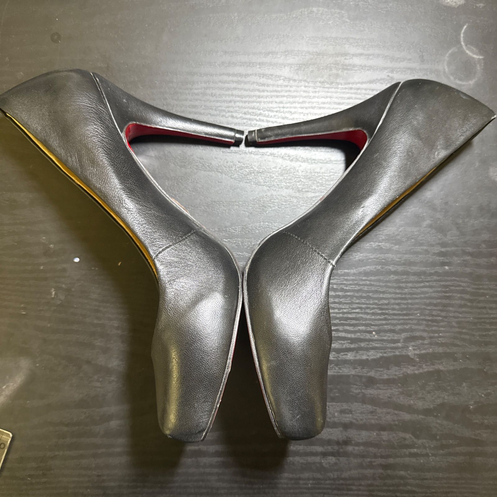 レザーパンプス