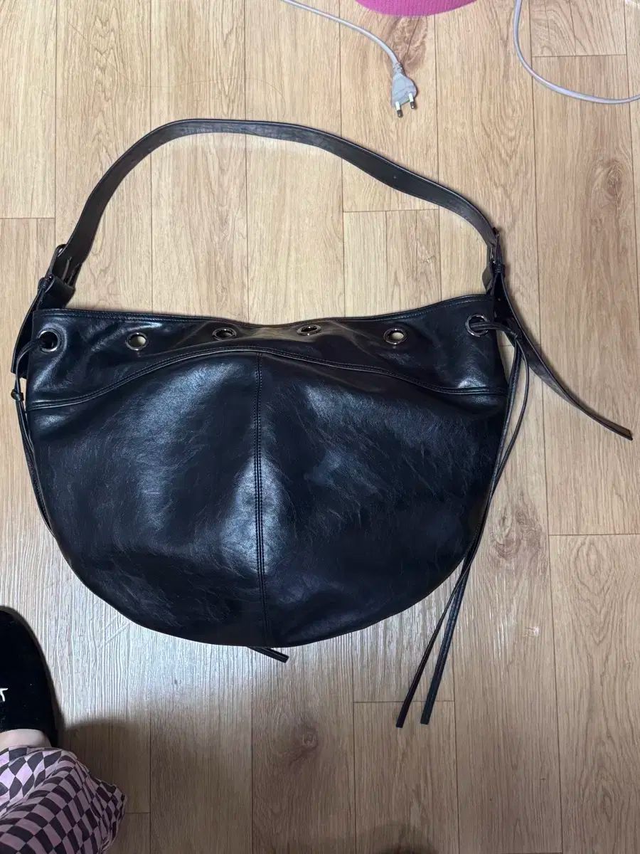 トリミングバード アイレット ホーボーバッグ