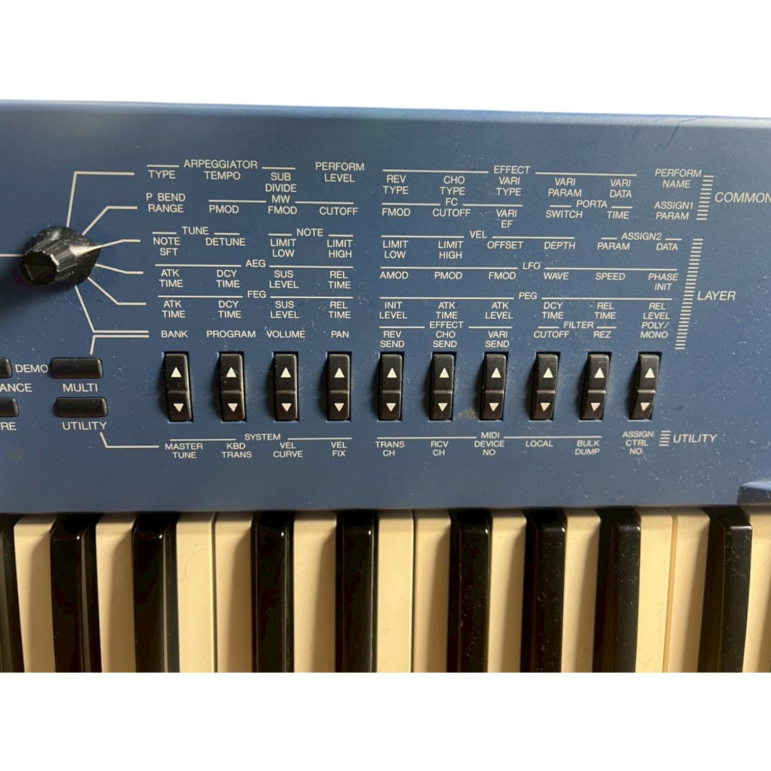 シンセサイザー