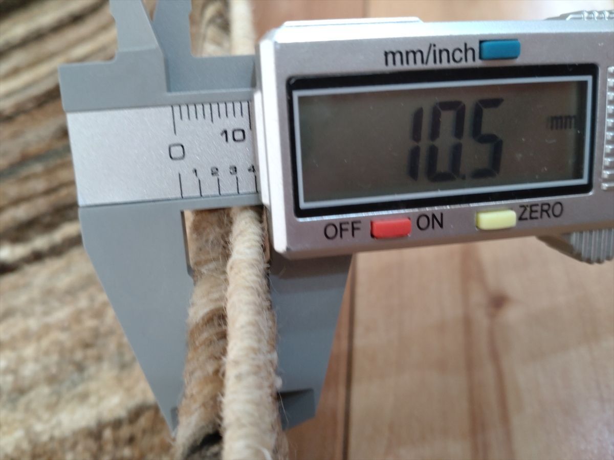 夏は涼しく冬は暖かい天然ラグ