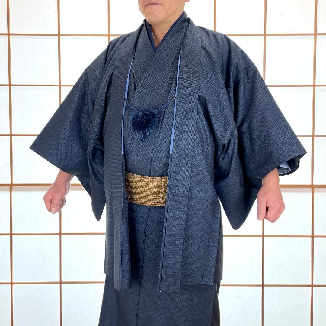 メンズ大島紬着物 羽織 羽織紐 長襦袢4点セット 袷 正絹 亀甲柄 濃紺 身長172 cm前後の 男着物 kimonolove リユース品 オゾン消臭サービス A 1531