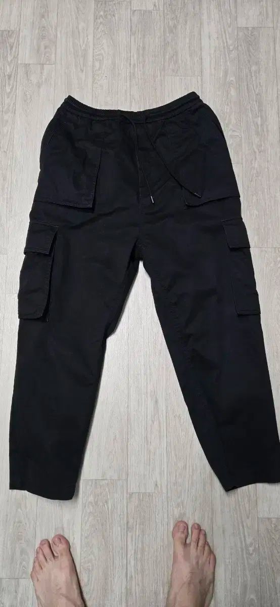 Juun.J ブラック カーゴ ジョガー パンツ