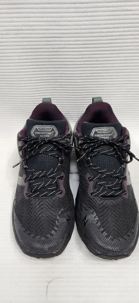 ニューバランス イーストローグ イエロV6 トレイル ランニングシューズ トレッキングシューズ 27.5cm