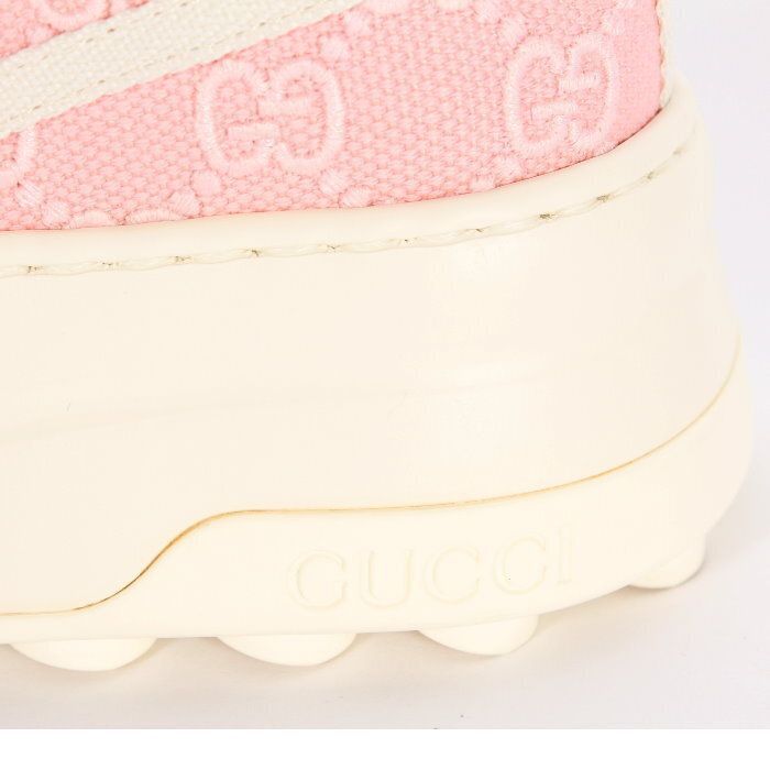 スニーカー 782737