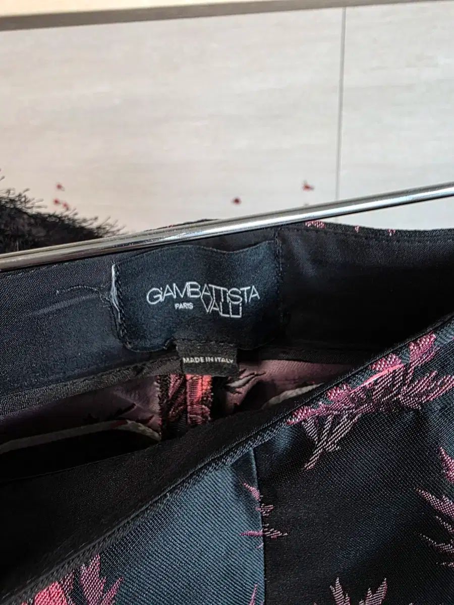 <ジャンバティスタヴァリ>ジャカード スラックス