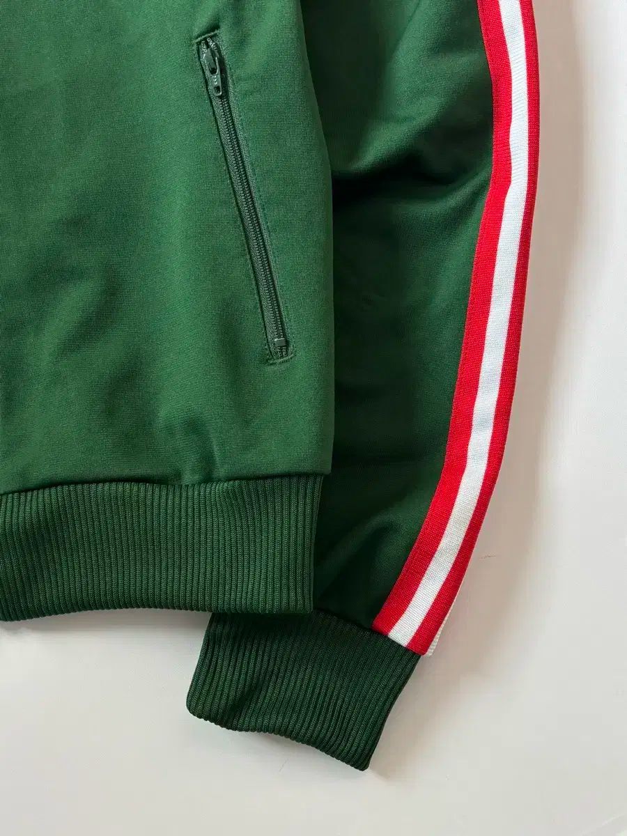 グリーンカラー トラックジャージ