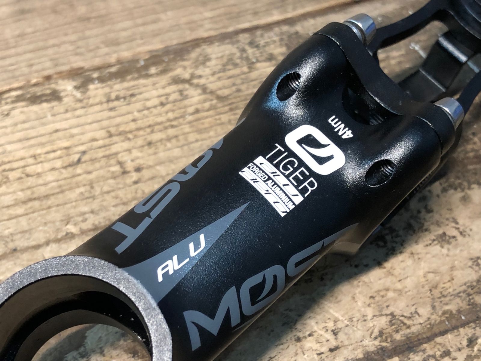 JG586 モスト MOST TIGER ALU AERO F-SERIES ステム 80mm OS Φ31.8 サイコンマウント付き BRIGHTFACE_UK