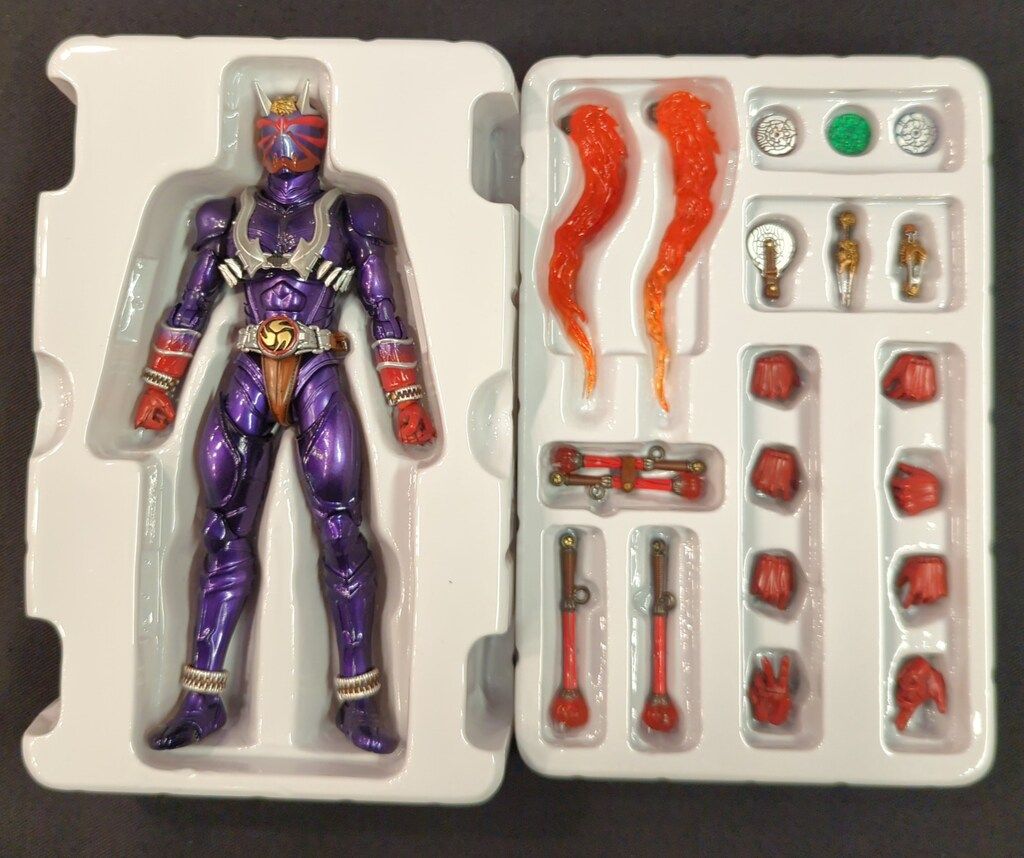 バンダイ S.H.Figuarts/真骨彫製法 仮面ライダー響鬼 仮面ライダー響鬼