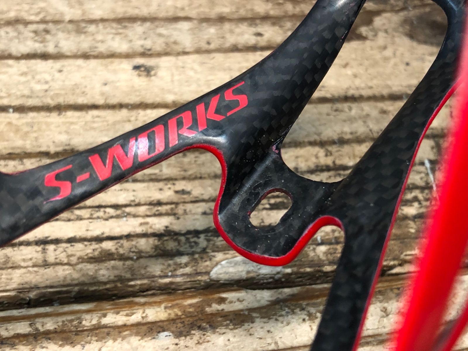 ボトルケージ 赤黒