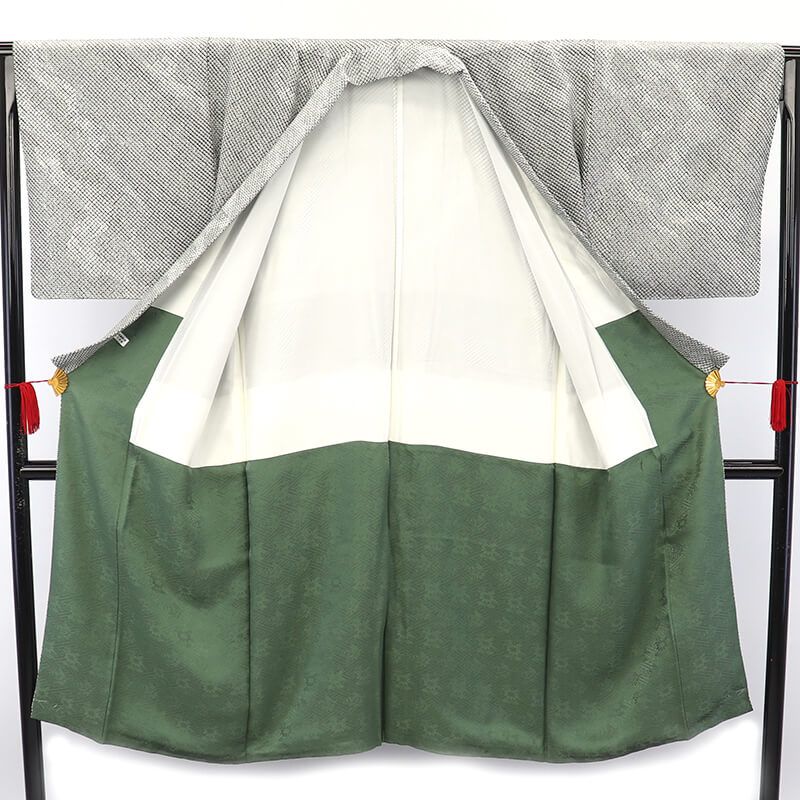  男着物 袷 メンズ正絹 灰緑 絞り 身丈140 cm 裄丈71 カジュアル 普段着 Mサイズ相当 着物 着物 浴衣