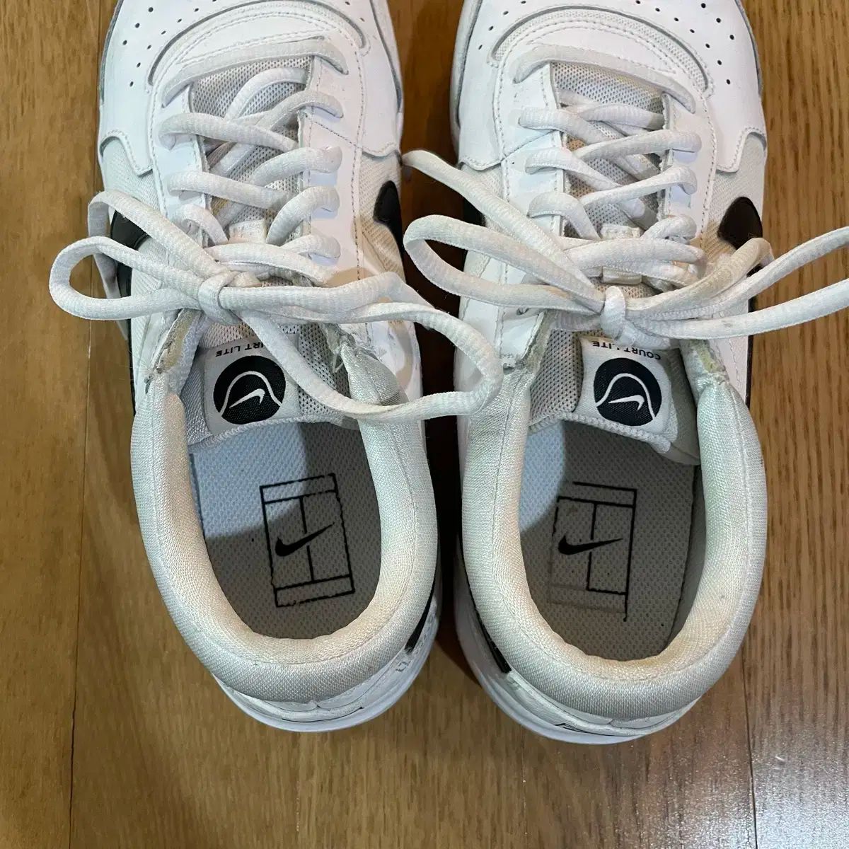 テニスシューズ 270