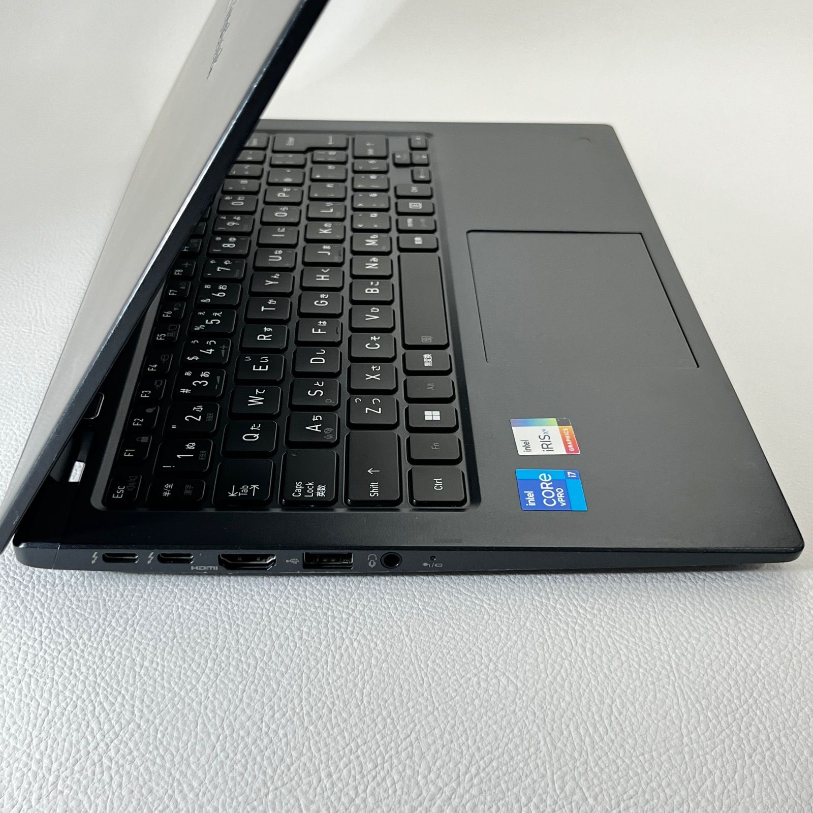 軽量モバイル 薄型 B5ノートPC【第11世代 i7-1185G7 & 16GB / 512G